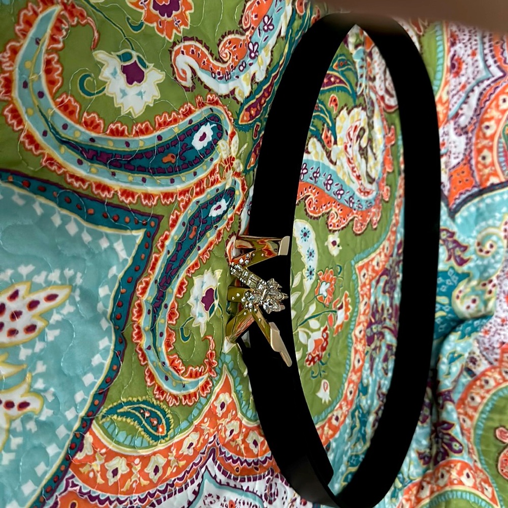 Is A Belt, Good Condition In Color Black - image 1